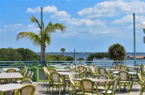 Best Melbourne Beach Restaurants | Dining on the Space Coast