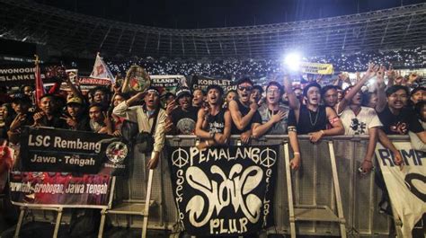 Konser Ultah Ke 35 Slank Puaskan Ribuan Slankers