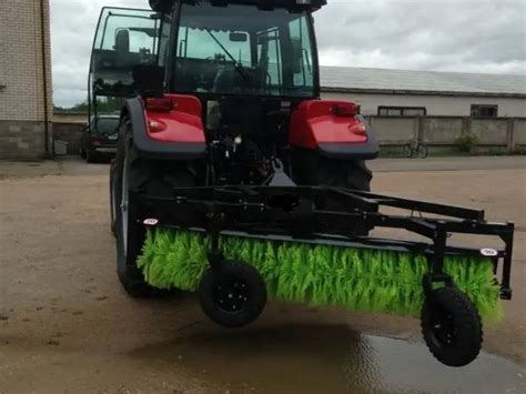 Оборудование щеточное для МТЗ-82 с гидромотором (гидроприводом) купить ...