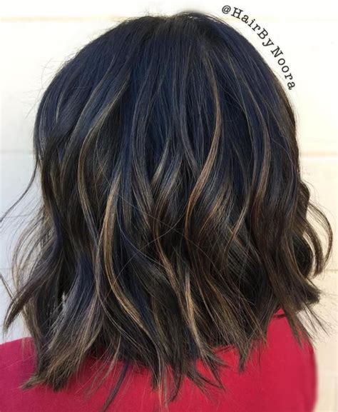 Wavy Bob With Honey Blonde Babylights Hair Styles Balayage Hair