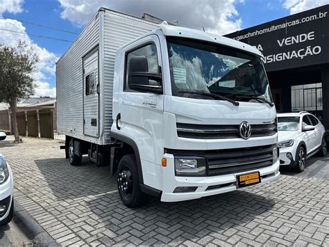 Caminhão Volkswagen Delivery Express Baú Furgão Ano 2021 Usado à Venda