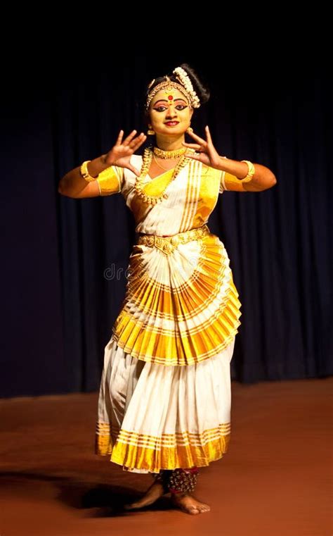 Mohiniyattam dance editorial stock image. Image of music - 19694054