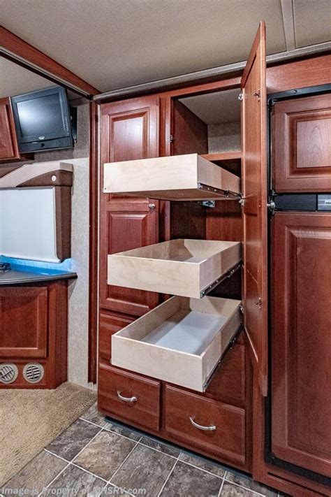2011 Winnebago Sunova 33c Itasca Rv W Auto Leveling Jacks Fbp Power