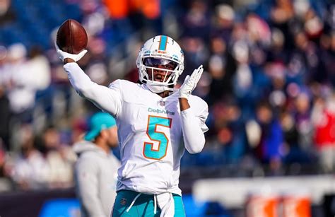 Dolphins Qb Teddy Bridgewater Injures Finger Vs Patriots National