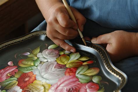 Russian handicrafts: Zhostovo painting - Russia Beyond