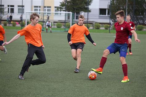 8 9 Klašu Grupā Futbolā Uzvar Jelgavas Valsts ģimnāzija Jelgavas