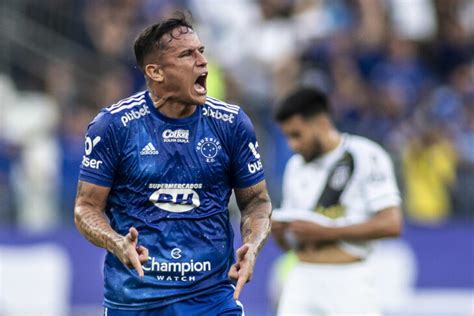 Ser Que Vem Atacante Do Cruzeiro Est Na Mira No Vit Ria Arena