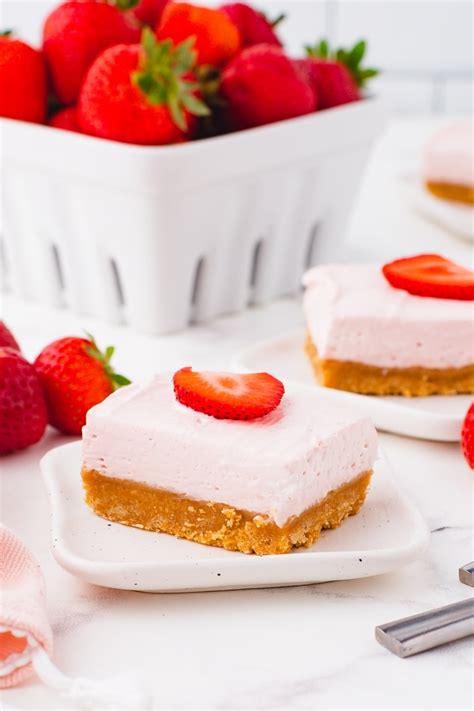 Strawberry Cheesecake Bars No Bake