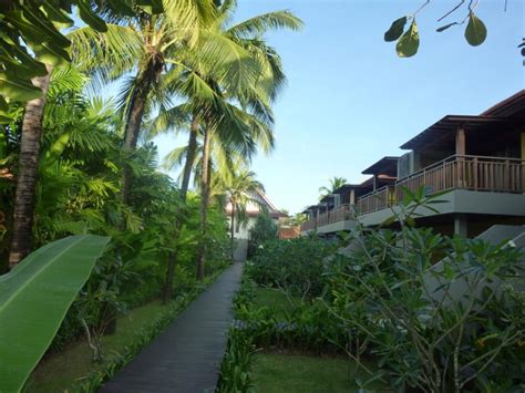 Weg Zu Den Deluxezimmern Hotel Chong Fah Beach Resort Bang Niang