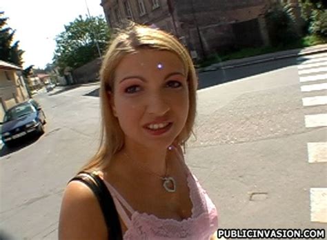 A Girl Get Spotted Blowing Cock In Public Outdoor Porn Pictures Xxx