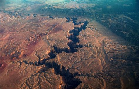 An aerial view of the Grand Canyon at sunrise : pics