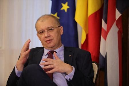 Suta de lei de la nea Nicu Ciucă pentru pasagerii ale căror zboruri au