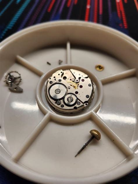 Vintage Swiss (?) Movement Identification - Identify This Movement or ...