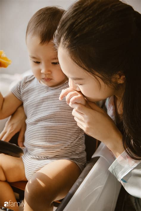 Hot mom và nữ CEO nhìn lại cuộc sống sau gần 1 tháng cách ly thông minh tại nhà cùng con nhỏ