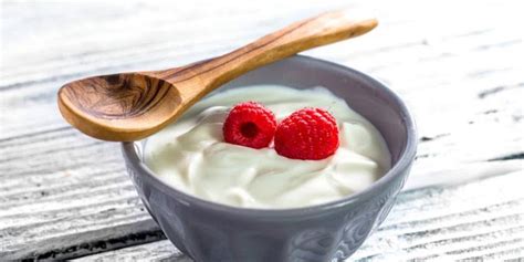 Yogurt Natural Con Frambuesa Y Crema De Almendra Sin Az Car De