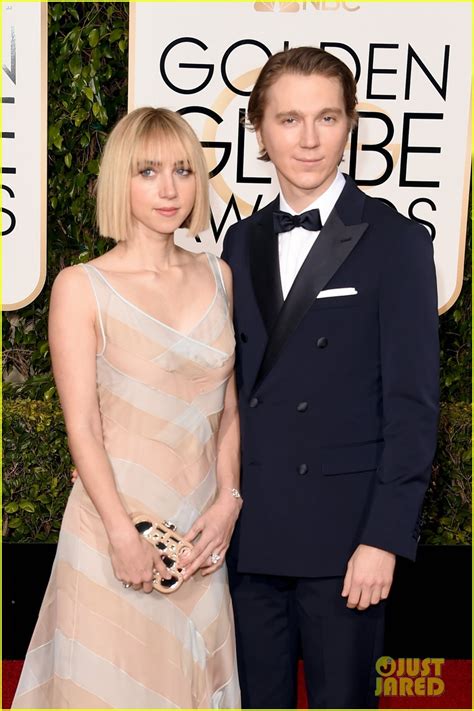 Paul Danos Golden Globes 2016 Date Is Girlfriend Zoe Kazan Photo