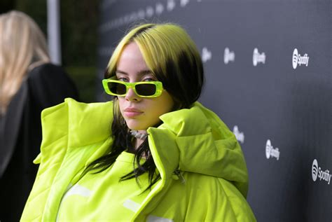 La Triste Razón Por La Que Billie Eilish Aún Duerme Con Sus Padres La Vibra