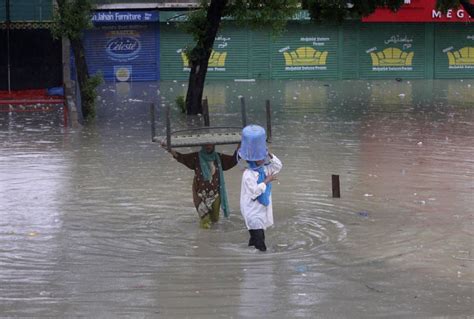 Pictures Heavy Rains In Pakistan Kill 90 Disrupt Life In Karachi