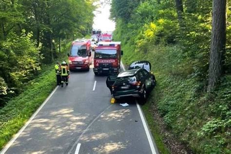 Sch Nbrunn Schwerverletzte Bei Frontal Zusammensto Auf Der L