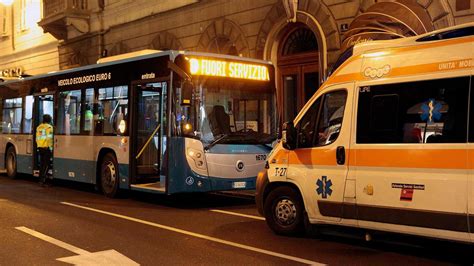 Trieste Anziano Si Sente Male E Muore Sull Autobus Il Piccolo