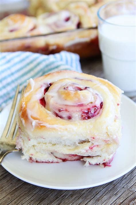 Raspberry Sweet Rolls Recipe Sweet Roll Recipe Desserts Cinnamon