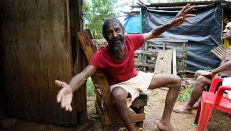 Moradores Escondem Crian As Em Guarda Roupa E Idoso Sofre Choque