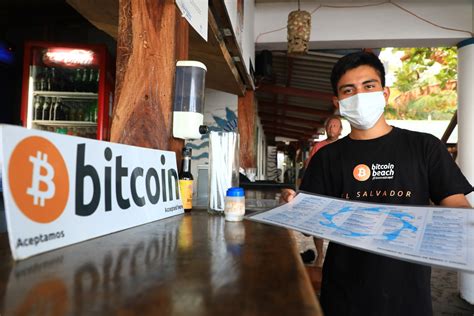 El Salvador celebra tres años de éxito con el bitcoin como moneda de