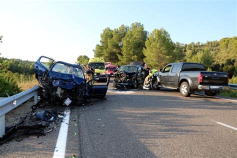 Un Mort I Dos Ferits Greus A Laccident Entre Quatre Vehicles De La C