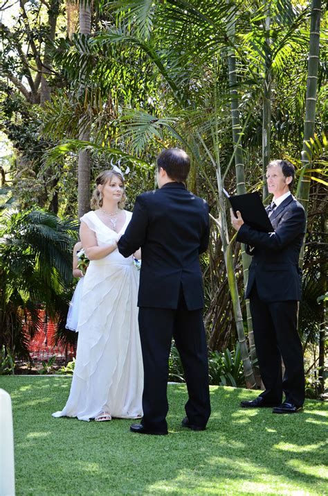 Botanical Gardens Wedding Lawn 2 - Brisbane City Celebrants