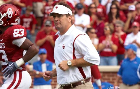 Bob Stoops To Be Paid Huge Sum By Oklahoma Despite Trying To Refuse