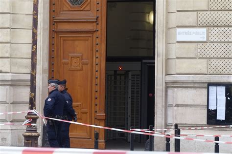 Attaque La Pr Fecture De Police De Paris L Auteur A Entendu La