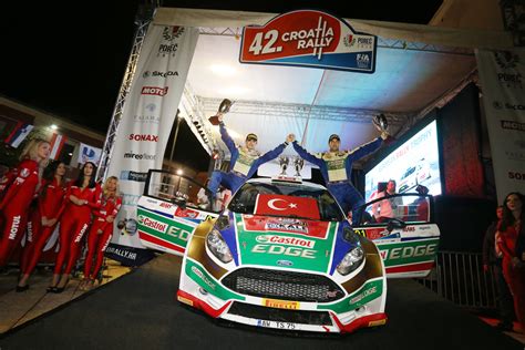 Castrol Ford Team Türkiye Teknik Motorspor P Zero Trofeo R Resmi