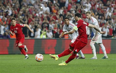 Turkey Go Top After Beating 10 Man Wales Reuters