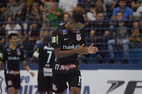 Corinthians Encara O Foz Cataratas Em Confronto Pela Parte De Cima Da