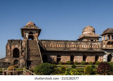 Mandav Group Monuments Jahaj Mahalsarai Jahaj Stock Photo 2131282577 | Shutterstock