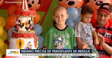 Amigos fazem aniversário surpresa para menino leucemia que passa