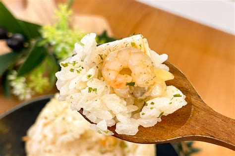 旨味が溢れ出す炊飯器で完成「シーフードミックスピラフ」。 話題の画像プラス