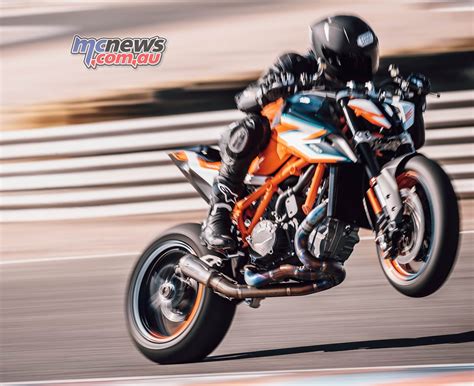 2020 KTM 1290 Super Duke R The Beast Goes To The Gym MCNews