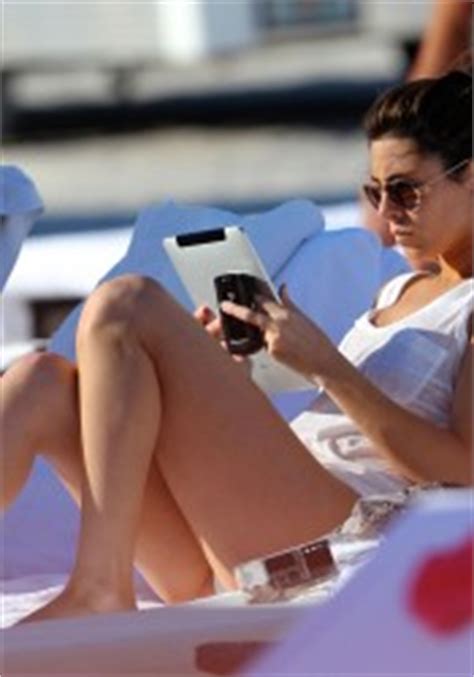 Jamie Lynn Sigler Bikini Candids At The Beach In Miami Hawtcelebs