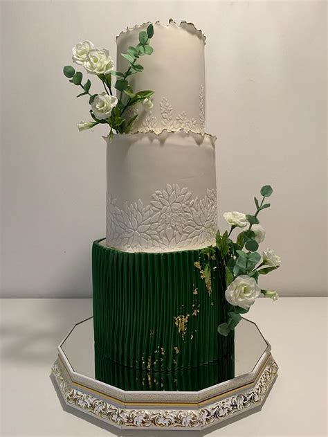 Wedding Green Origami Decorated Cake By Renatiny Dorty CakesDecor