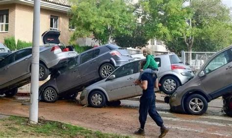 Inunda Es Em Val Ncia Na Espanha Deixam Pelo Menos Mortos