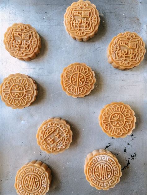 Lotus Mooncakes With Salted Egg Yolks Durian Recipe Mooncake Recipe