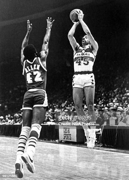 Baltimore Bullets Phil Chenier Photos and Premium High Res Pictures ...