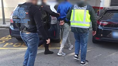 Detenidos Dos J Venes Por Un Violento Atraco En Las Inmediaciones De