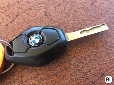 BMW key fob emblem / roundel replacement - BIMMERtips.com