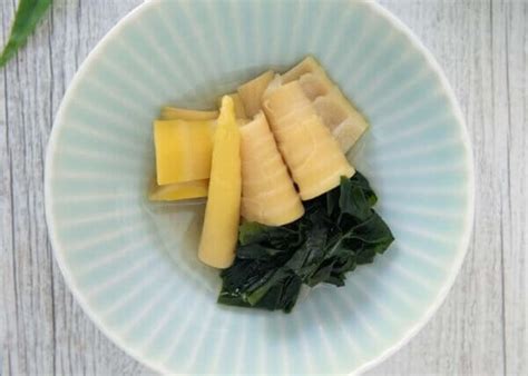 Simmered Bamboo Shoots With Wakame Seaweed Recipetin Japan