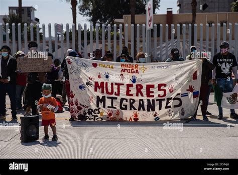 San Ysidro Border Crossing Hi Res Stock Photography And Images Alamy