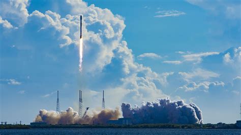 Spacex Launch 22 Starlink V2 Mini Satellites Into Orbit Lands Rocket