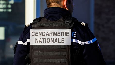 Deux S Vres Suspect Dagression Sexuelle Il Peut Partir En Vacances