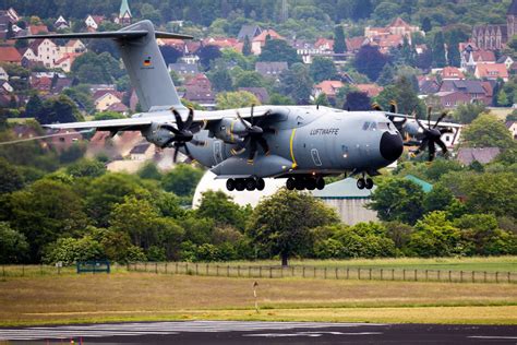 Auswirkungen von Air Defender 2023 Militärflugzeug in Hamburg gestartet